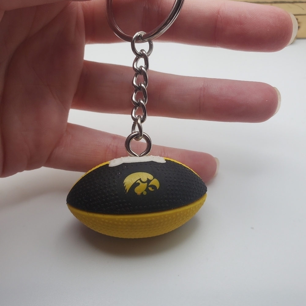 Hawks keychain football collectible nfl hawkeyes must‎ bundle